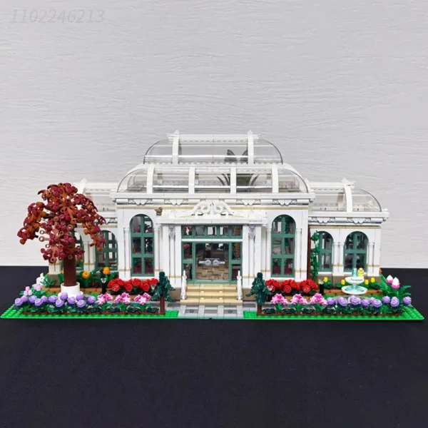 Brick Building Construction Set: Botanical Conservatory 21353 (3792 pcs) - Image 3